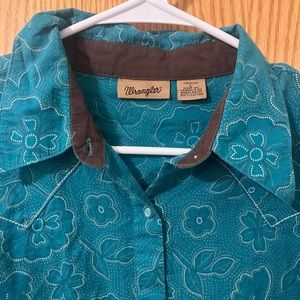 Vintage paisley Wrangler Pearl snap.